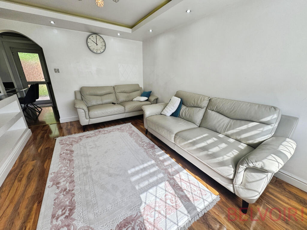 House in Wellingborough, Glenvale Park - View 3