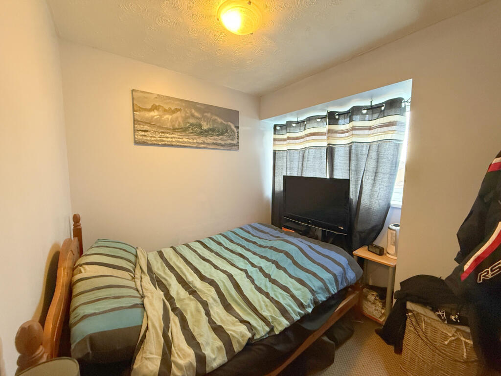 Coventry Close, Tewkesbury, GL20 photo 4