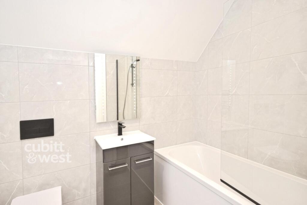 Apartment in Croydon - View 4