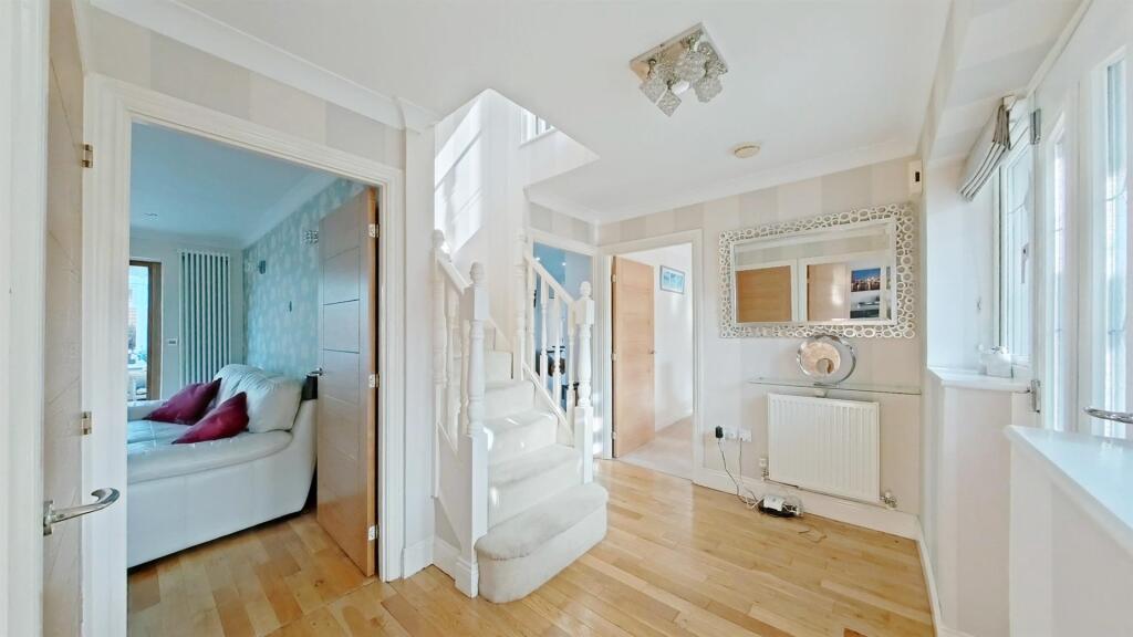 House in London, Wansunt, Crayford - View 4