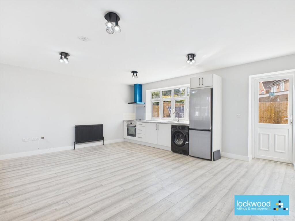 House in Twickenham - View 3