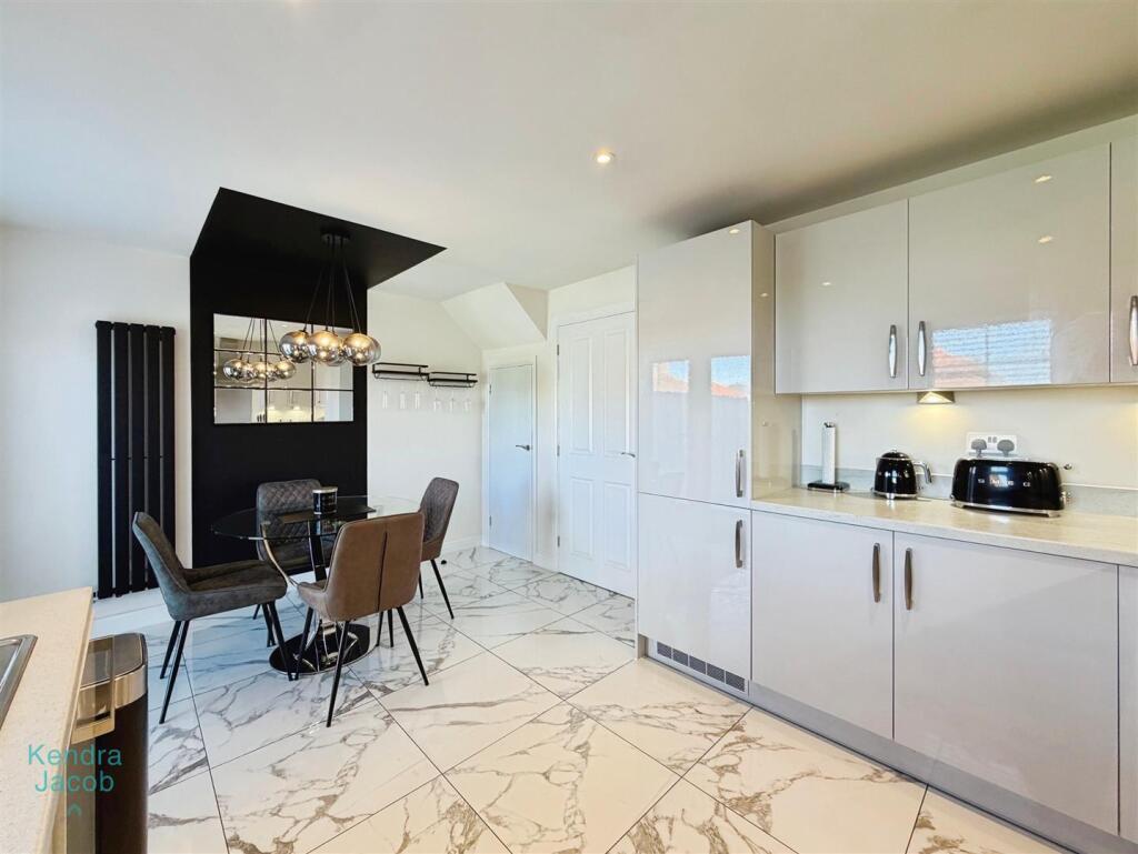 House in Doncaster, Harworth - View 5