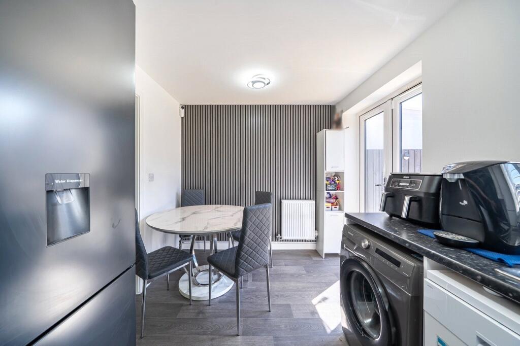 House in Romford - View 4