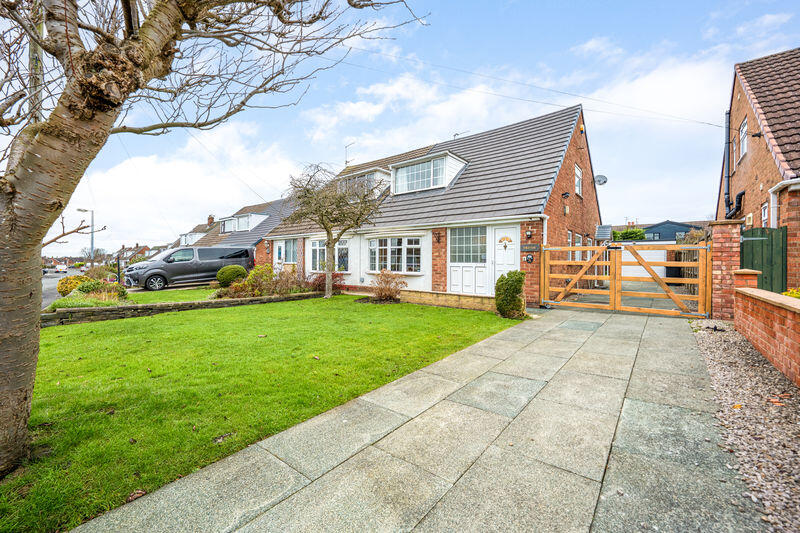 Main image of property: 31 Larkfield, Eccleston PR7 5RN