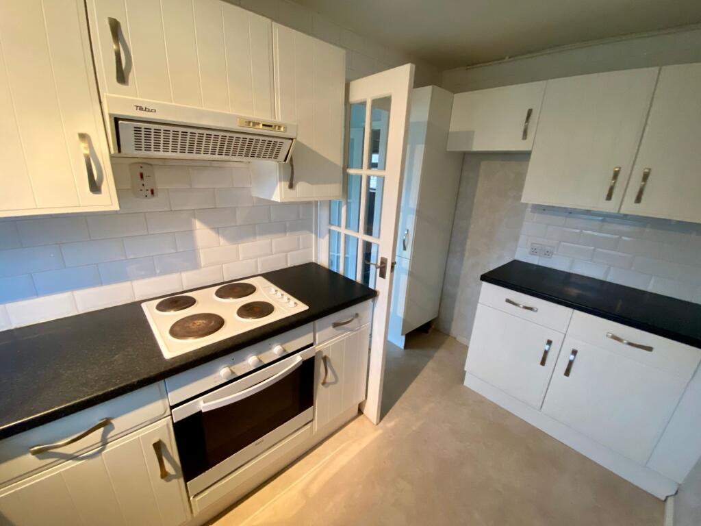 Apartment in Caddington, Central Bedfordshire - View 3