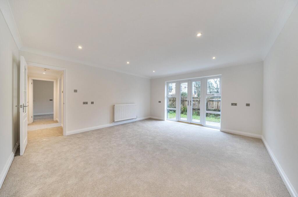 Homewood Court, Cedars Village, Chorleywood, Hertfordshire, WD3 photo 3