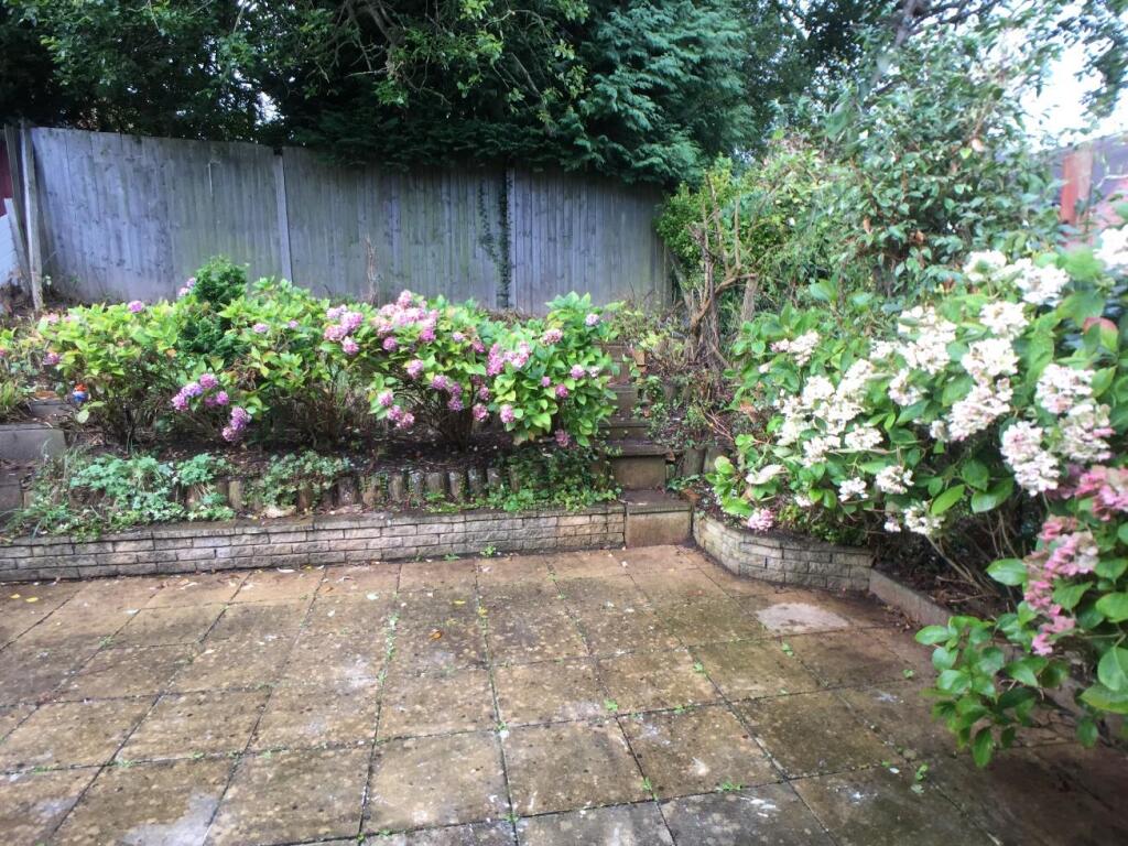 4 bedroom semi-detached house for rent