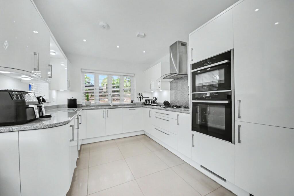 House in Southampton - More