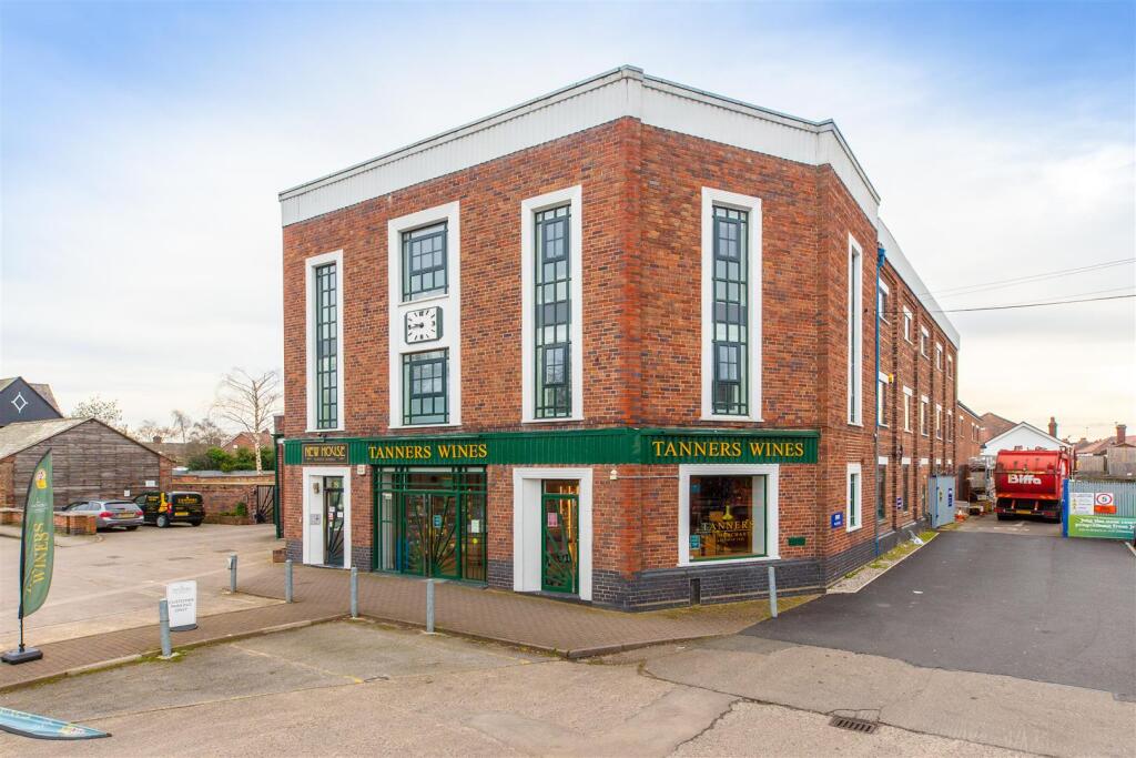 Main image of property: 150 Christleton Road, Great Boughton, Chester, Cheshire, CH3