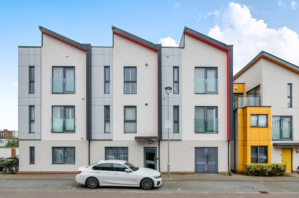 Main image of property: Cairns Avenue, London, SW16