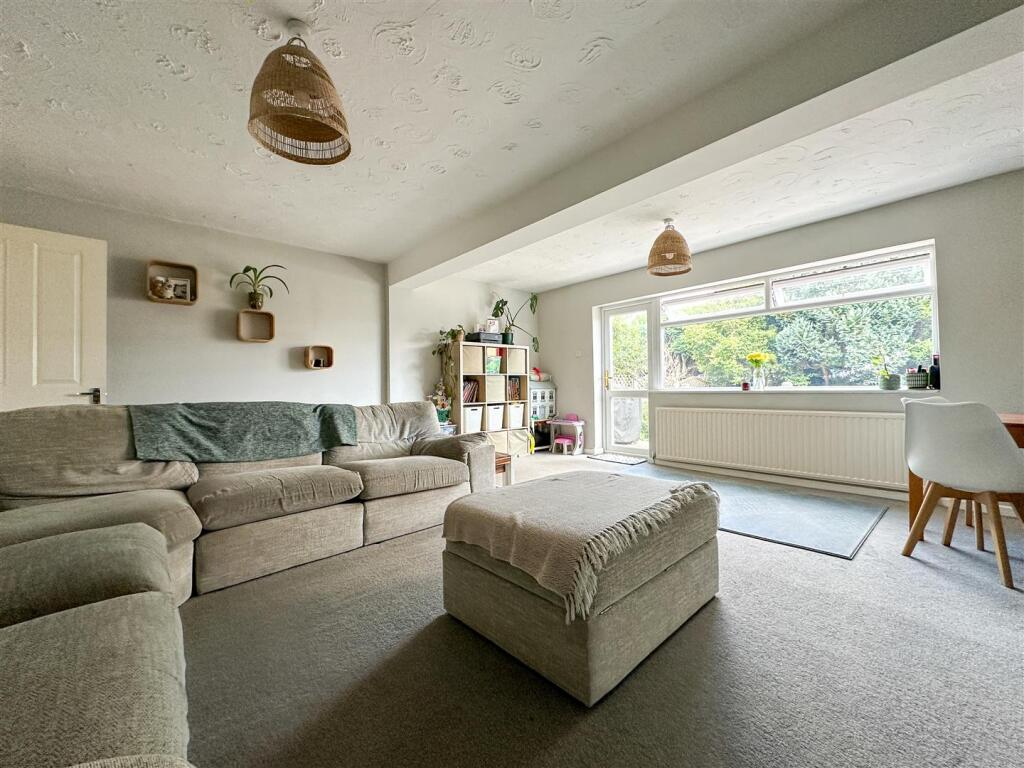 House in Stoke-on-Trent - View 3