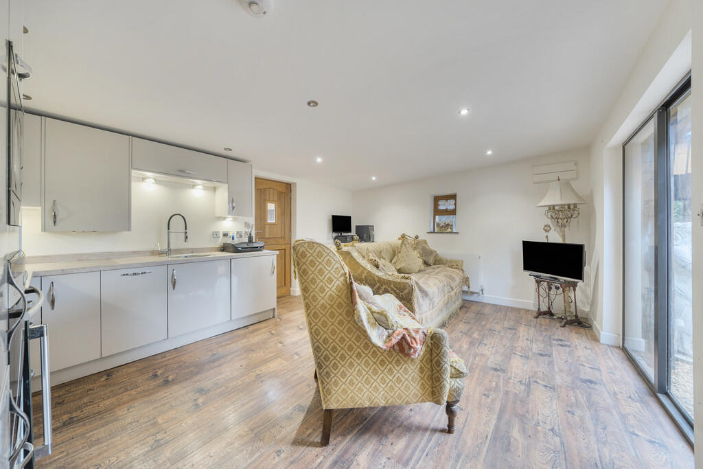 Additional image 7 of Manor Cottage, Rectory Lane, Upton Warren