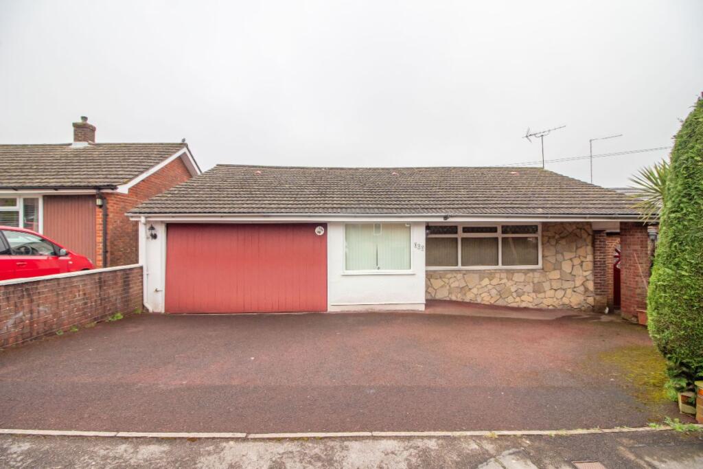 2-bed detached on Hazleton Way, Horndean, PO8 9DX, £350,000