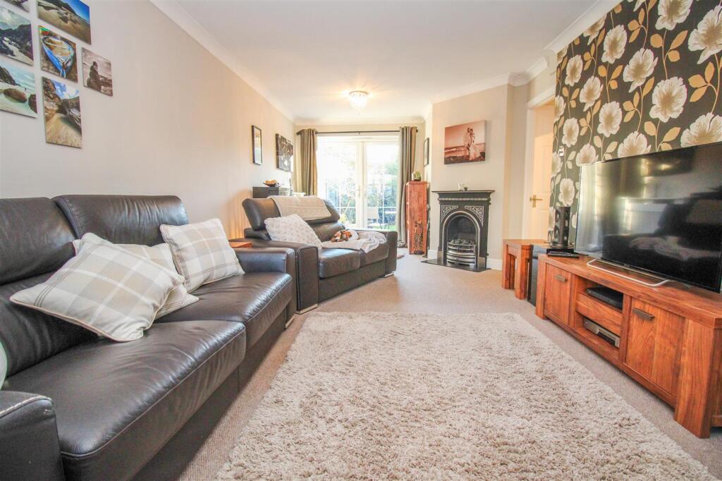 Coalport Close, Church Langley photo 4