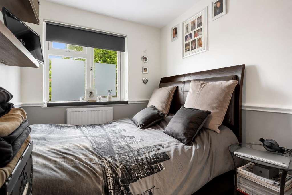 Broadfield, Broadhurst Gardens, London, NW6 - More