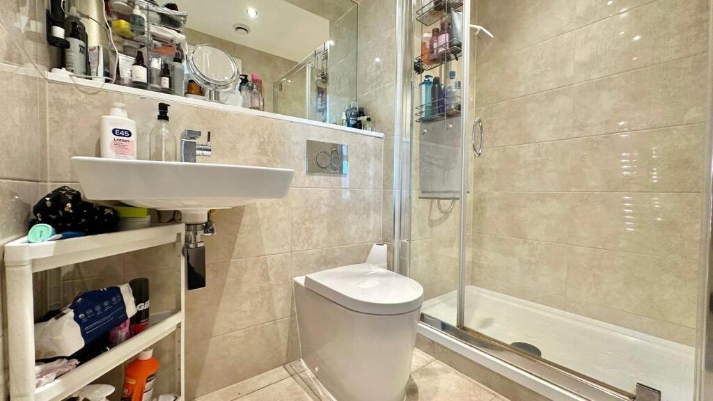 Apartment in London - View 5