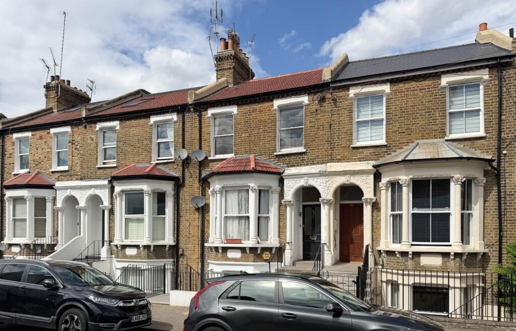 Apartment in London - More