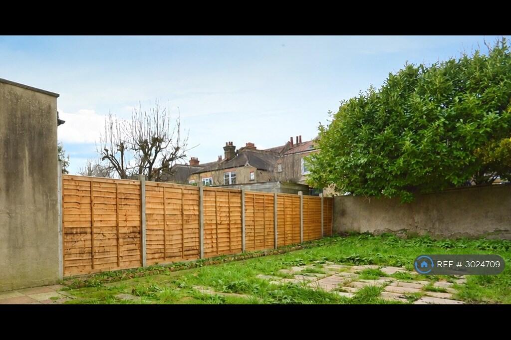 House in London, Streatham - View 4