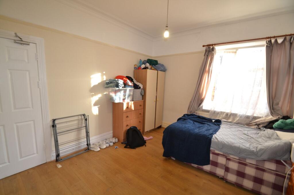 1 bedroom house share for rent