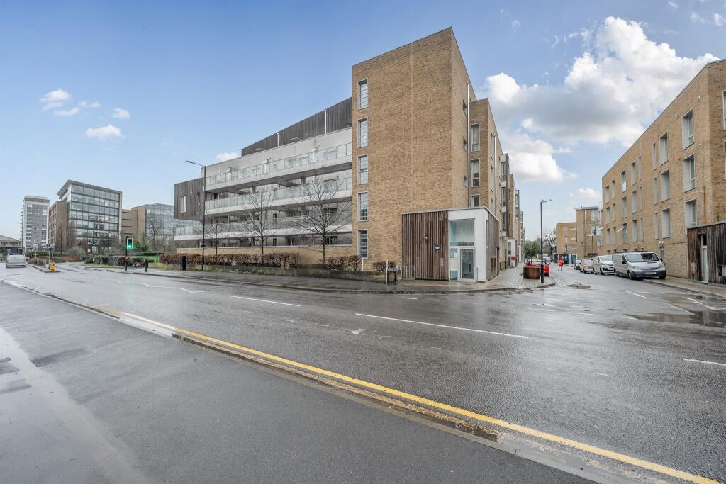 Main image of property: Kidwells Close, Maidenhead