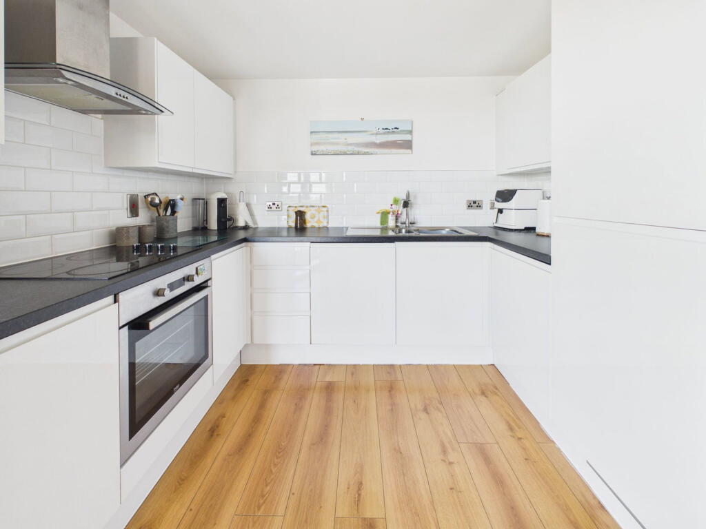 Apartment in Brighton - View 5