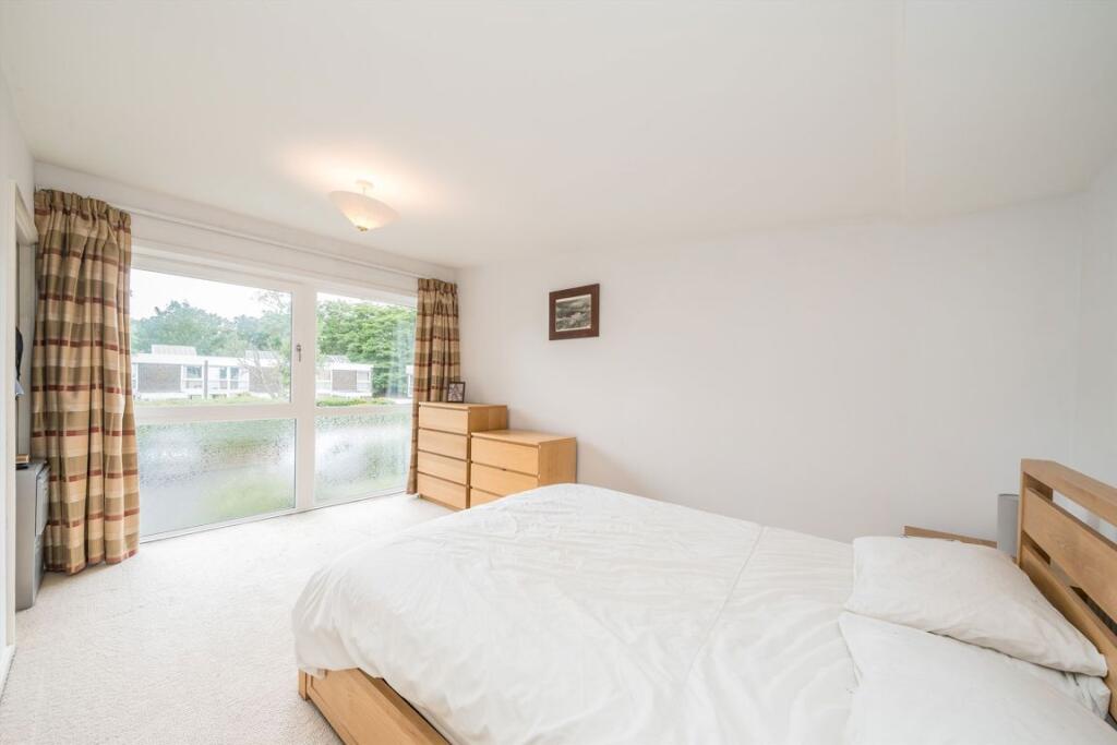 House in Elmbridge, Weybridge - View 5