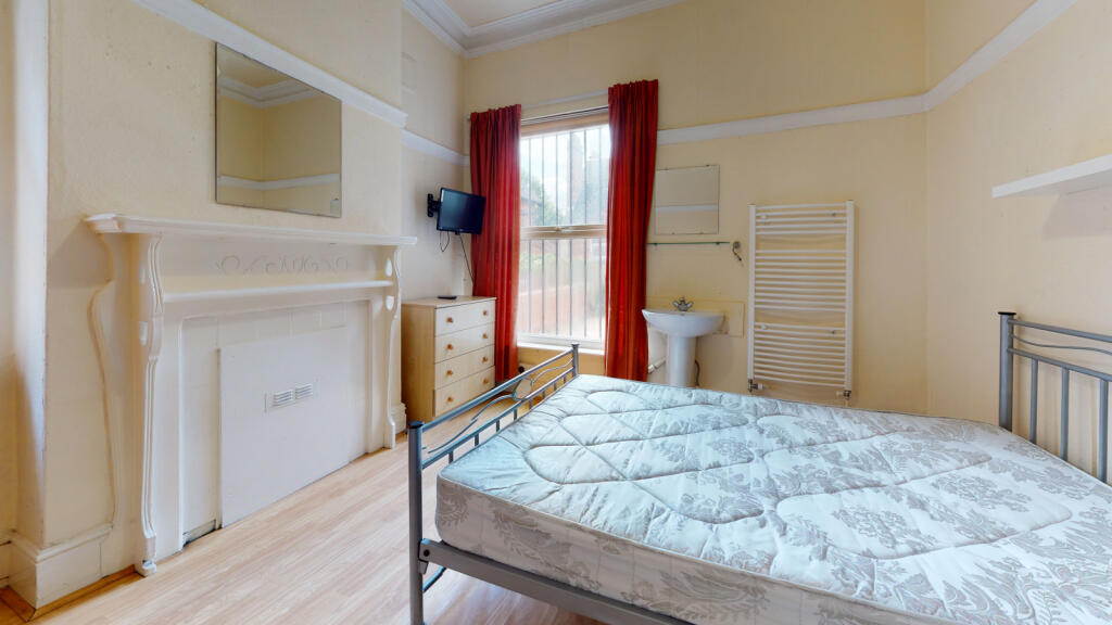 House in Nottingham - View 2