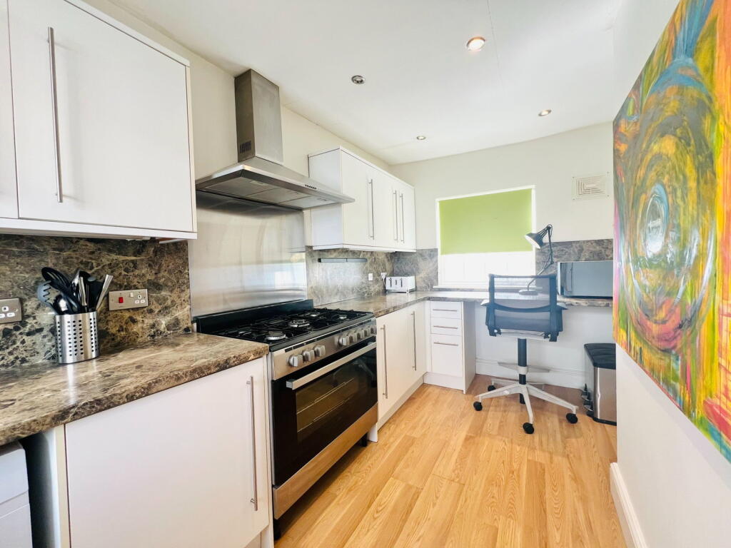 House in Worcester - View 4