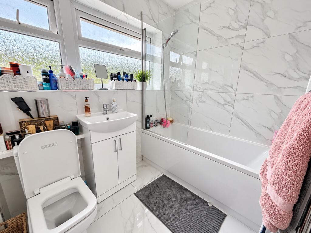 House in Southend-on-Sea - View 4
