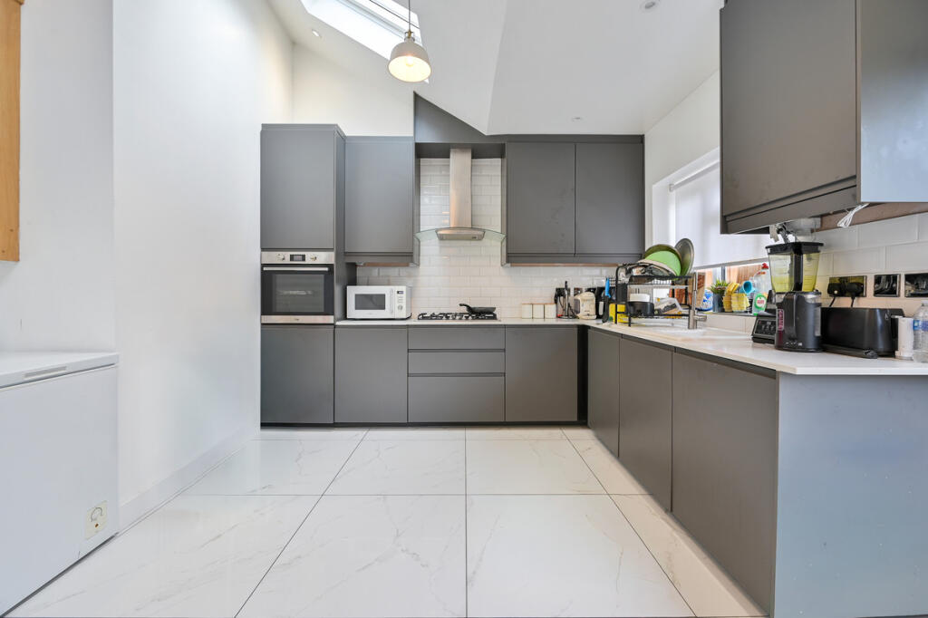 House in London - View 3