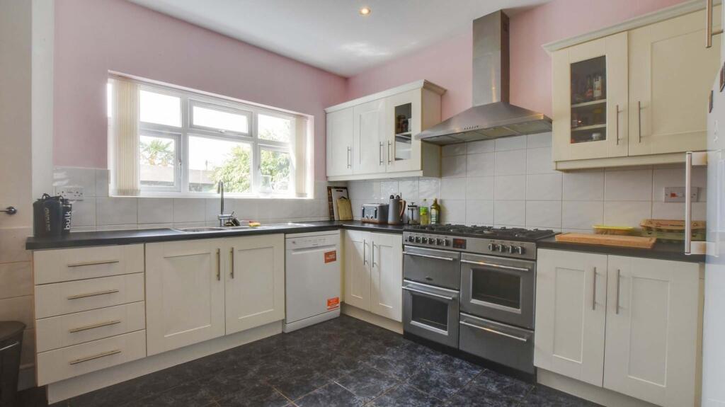 Beaumont Street, Oadby, Leicester - More
