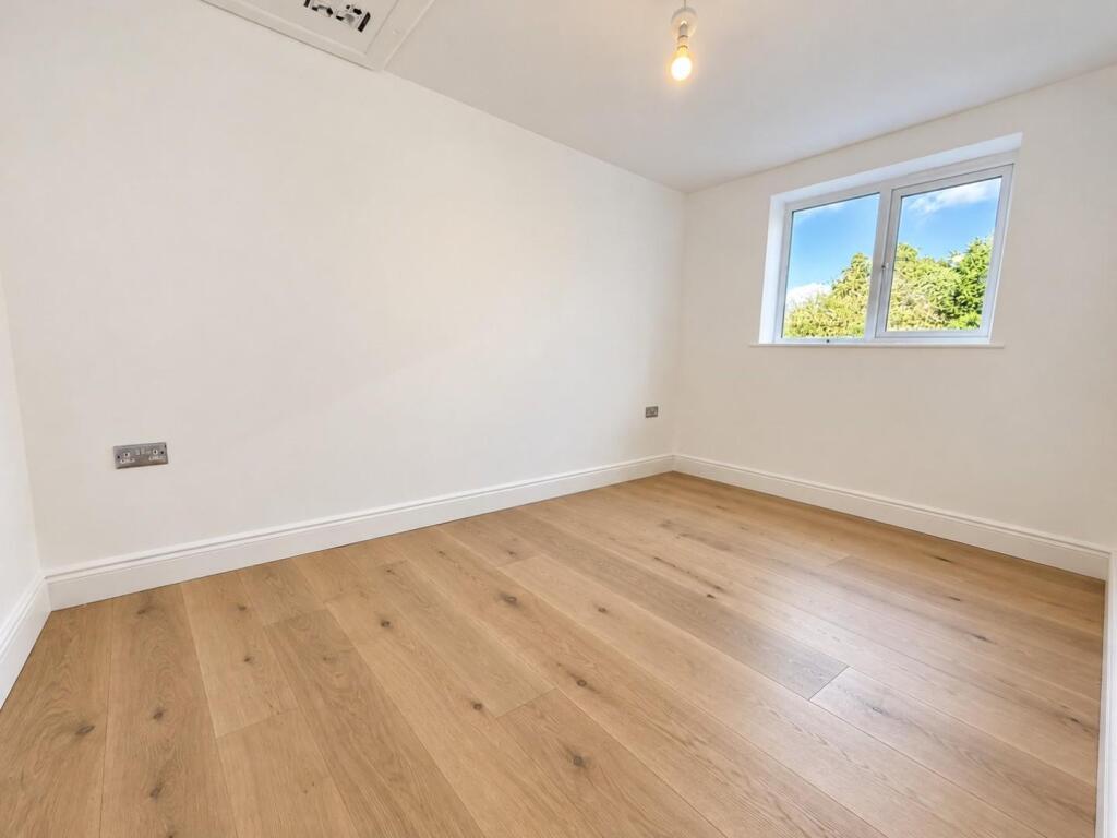 House in Northampton - View 4