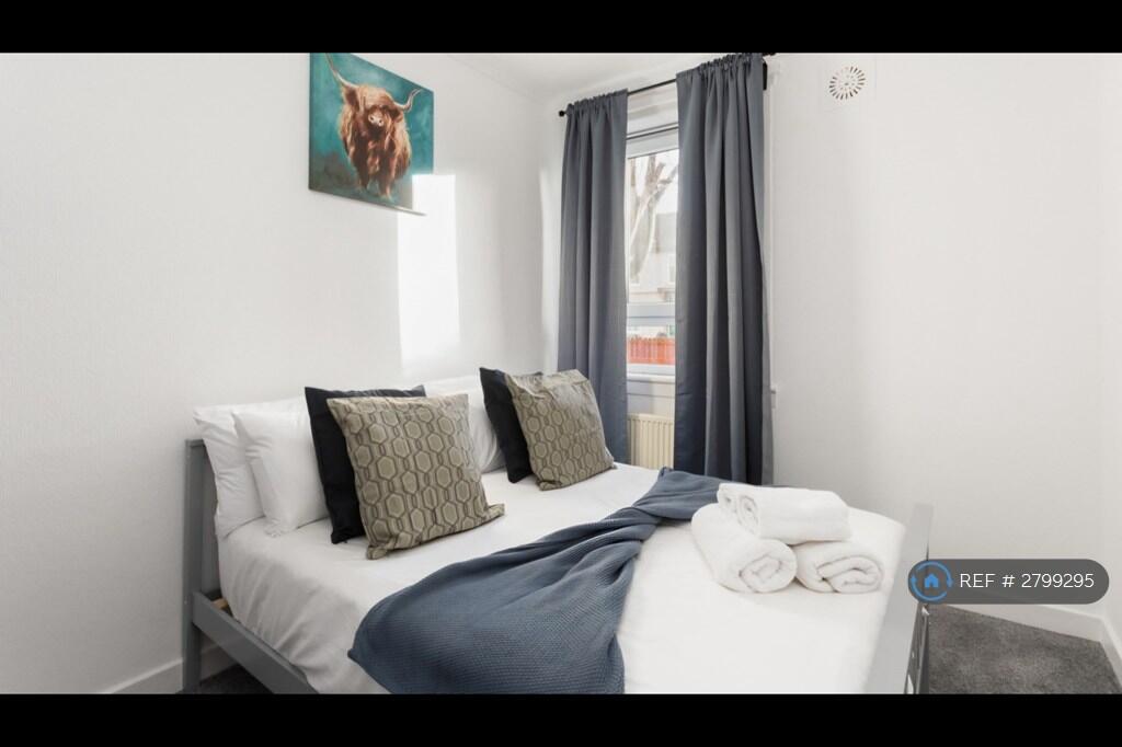 Main image of property: Lochend Gardens, Edinburgh, EH7