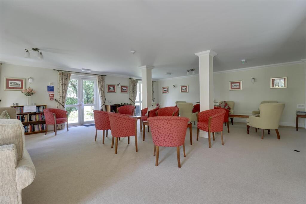 Apartment in Havant, Cowplain - More
