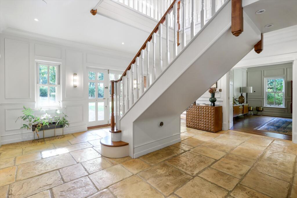 Portsmouth Road, Cobham, Surrey KT11 - More