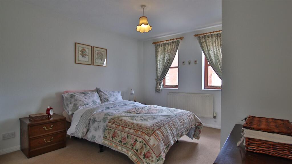 Graylag Crescent, Walton Cardiff, Tewkesbury - View 5