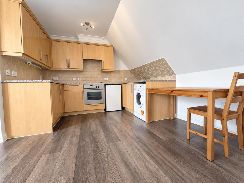 Apartment in Twickenham - More
