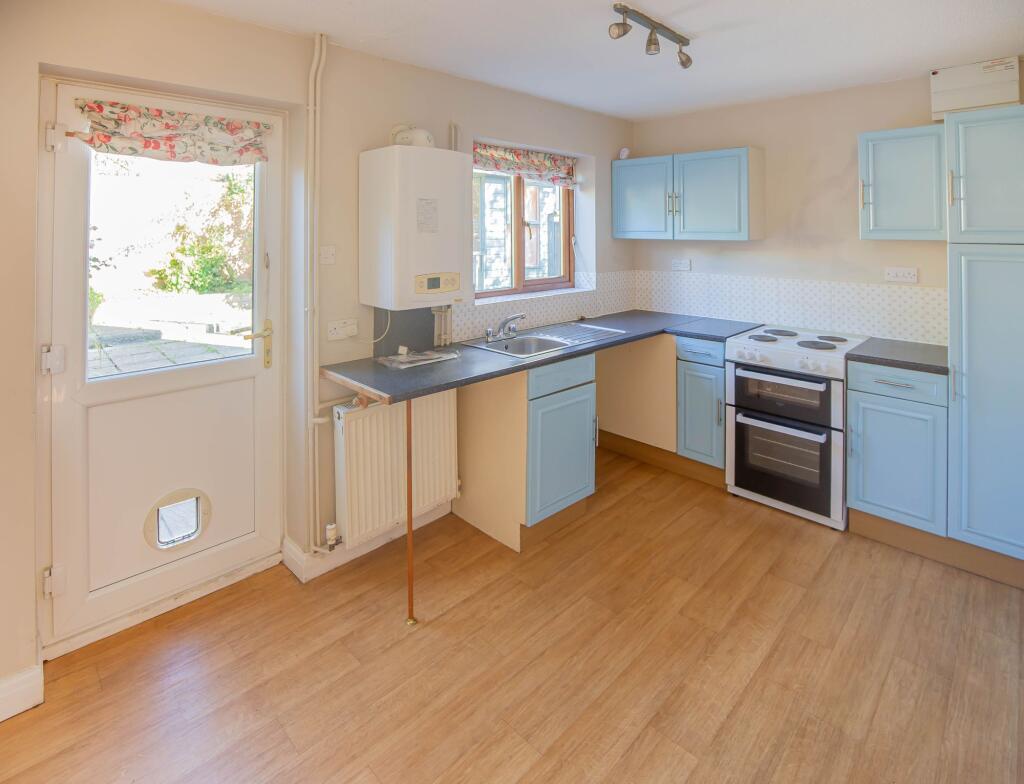 Orwell Close, Malmesbury, SN16 photo 2