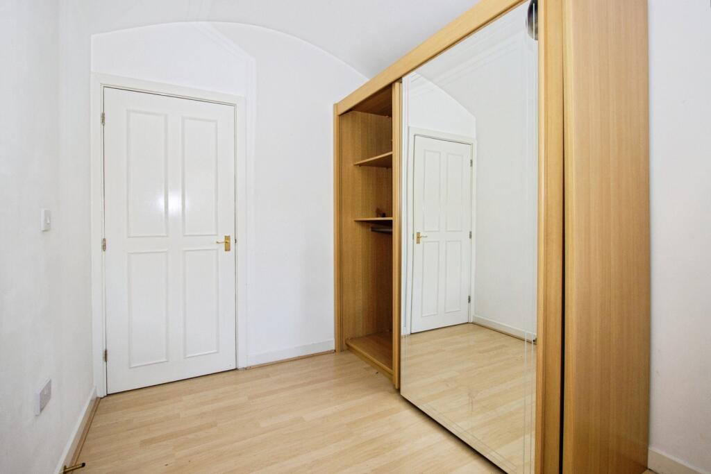 Apartment in Wakefield, Eastmoor - View 5