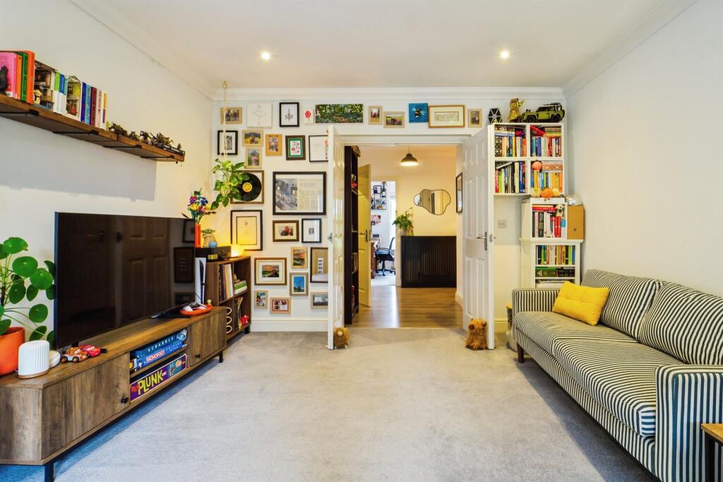 Apartment in Canterbury - More