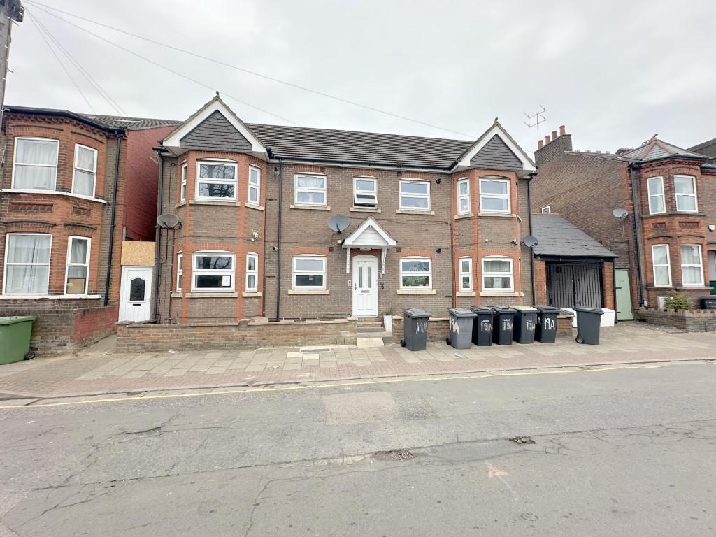 Main image of property: Francis Street, Luton, Bedfordshire, LU3 1EE