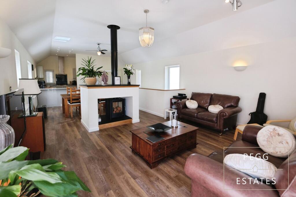 Welsury Road, Torquay photo 3