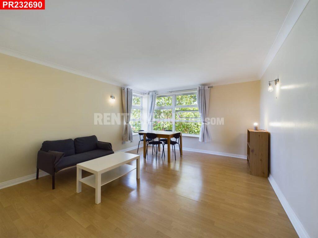 Main image of property: Surrey Quays – 2 Bedrooms Flat