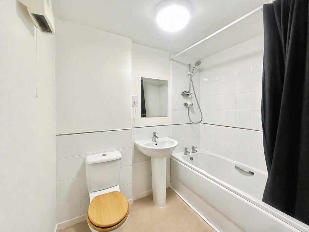 Apartment in Salford, Greater Manchester - More