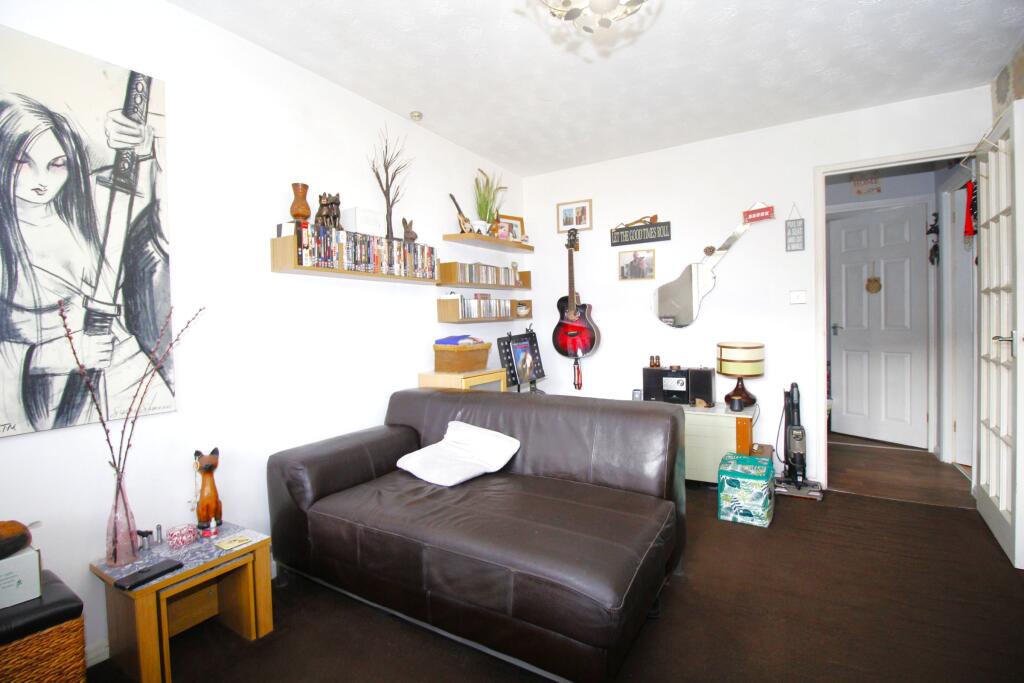 Apartment in Romford - View 5