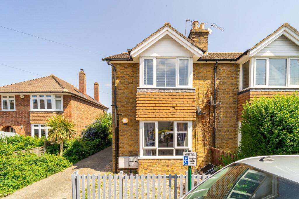 Alma Road, Eton Wick, Berkshire, SL4 photo 3
