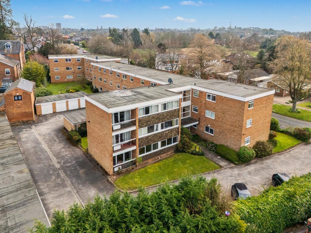 Main image of property: Warren Close, Leamington Spa, CV32