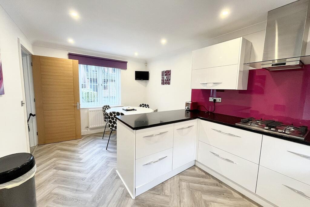Verwood photo 4