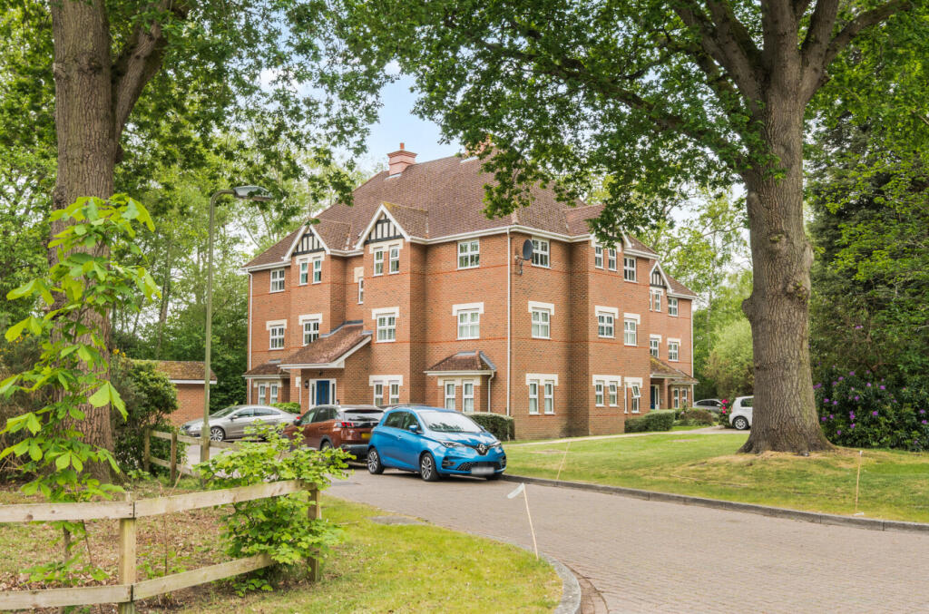 Main image of property: Kintbury Close, Fleet, Hampshire, GU51