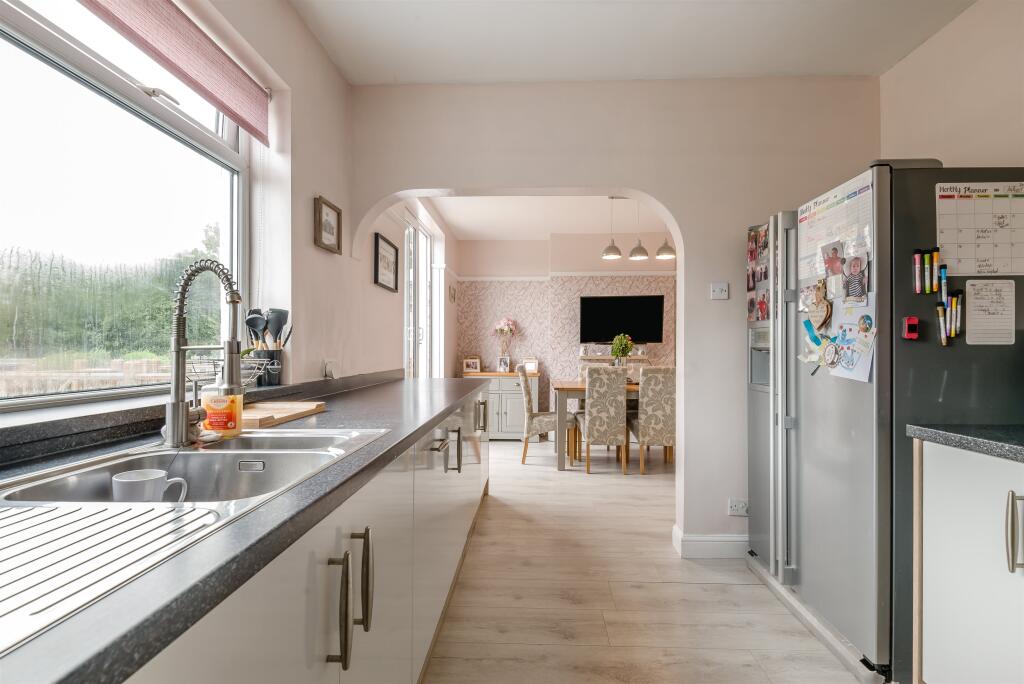 House in Newport, Eveswell, Beechwood - More